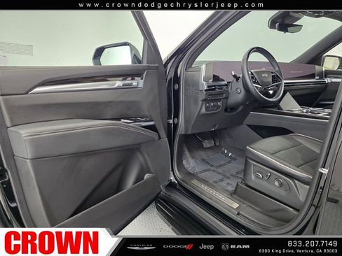 Used 2025 Cadillac Escalade ESV Premium Luxury image 27