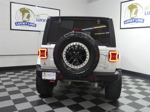 Used 2018 Jeep Wrangler Unlimited Rubicon w/ Dual Top Group AWD/4WD image 8