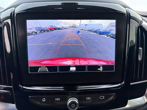 Used 2021 Chevrolet Traverse LT w/ LPO, Floor Liner Package image 19