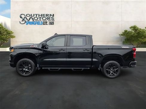 Used 2023 Chevrolet Silverado 1500 Custom Trail Boss image 2