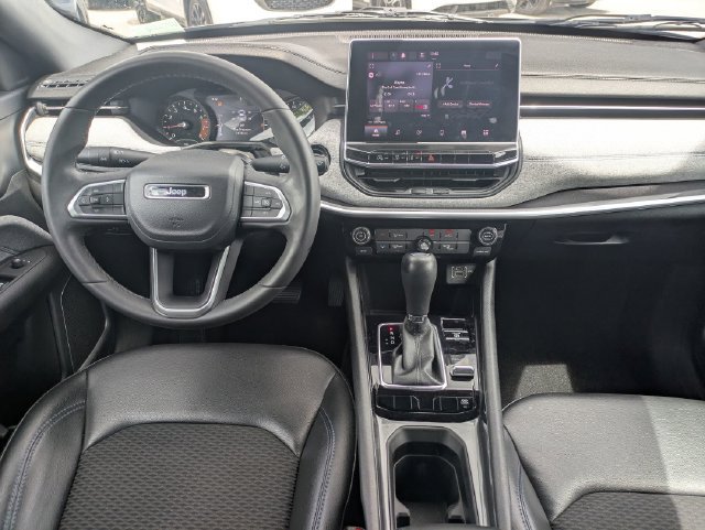 Used 2023 Jeep Compass Latitude AWD/4WD image 33