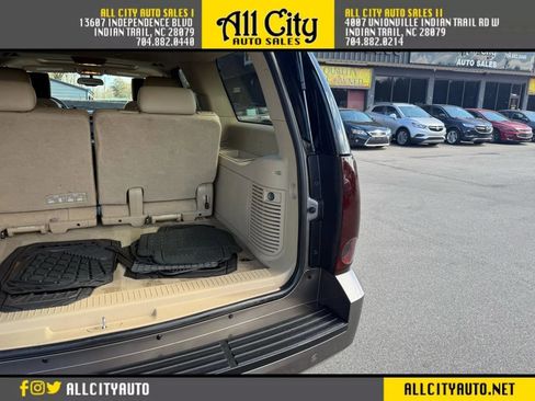 Used 2011 GMC Yukon XL SLT w/ SLT-2 Equipment Package image 37