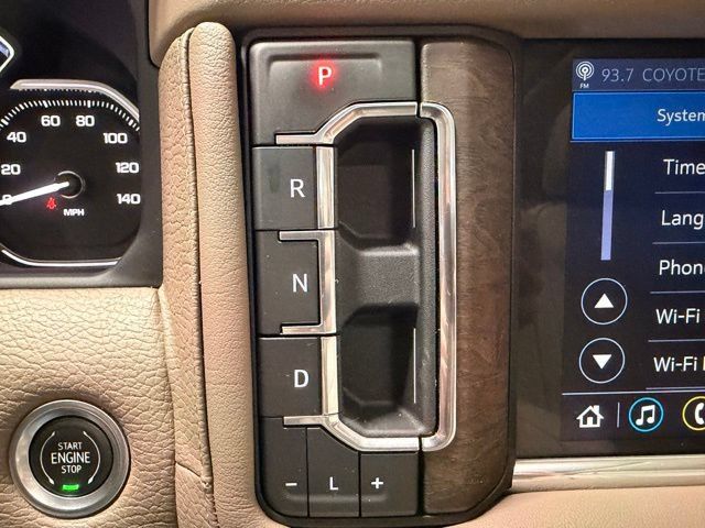 Used 2021 GMC Yukon Denali w/ Denali Premium Package AWD/4WD image 38