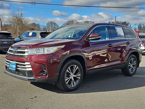 Used 2019 Toyota Highlander AWD V6 image 3