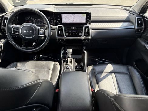 Used 2023 Kia Sorento S image 18