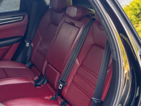 Used 2019 Porsche Cayenne Turbo AWD/4WD image 25