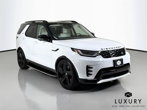 Used 2025 Land Rover Discovery Dynamic SE AWD/4WD image 3
