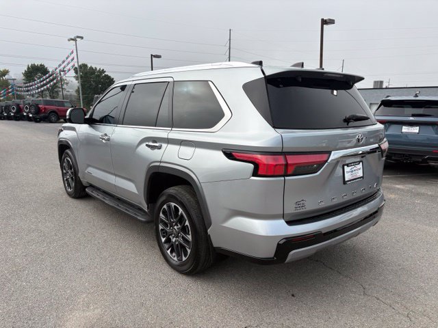 Used 2025 Toyota Sequoia Limited w/ Tow Technology Package AWD/4WD image 11