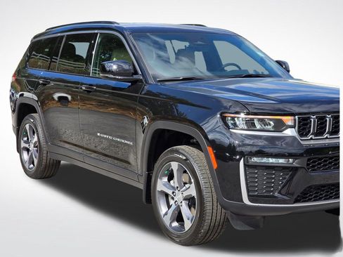 New 2026 Jeep Grand Cherokee L Limited w/ Trailer Tow Package AWD/4WD image 40