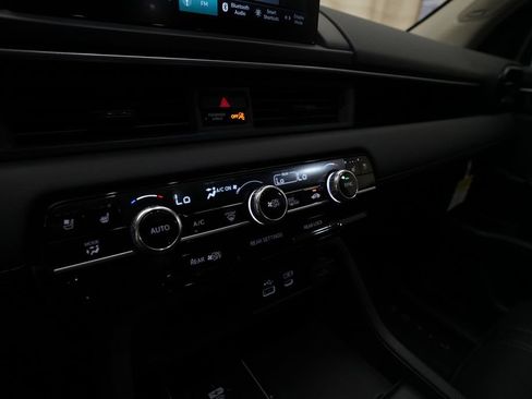 Certified 2025 Honda Pilot Elite image 23
