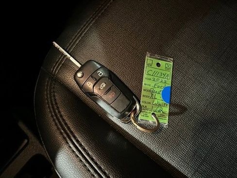 Used 2022 Ford Transit Connect XL image 40