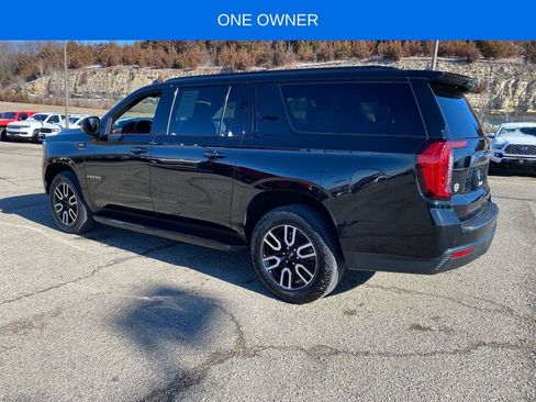 Used 2023 GMC Yukon XL AT4 image 4