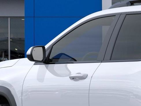 New 2026 Chevrolet Equinox ACTIV w/ Convenience Package III AWD/4WD image 36