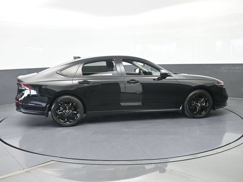 Used 2025 Honda Accord SE image 7