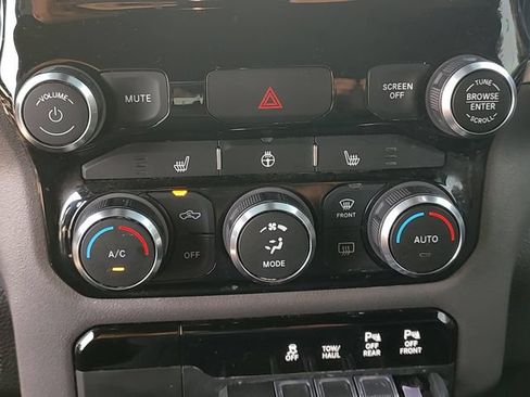 Used 2022 RAM 1500 Big Horn AWD/4WD image 18