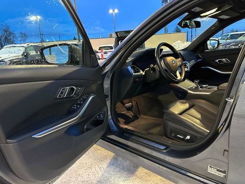 Used 2022 BMW 330e xDrive w/ Driving Assistance Package image 19