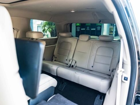 Used 2018 Lincoln Navigator Reserve w/ Technology Package AWD/4WD image 24
