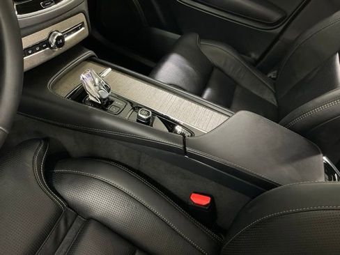 Certified 2023 Volvo XC90 B6 Ultimate image 17