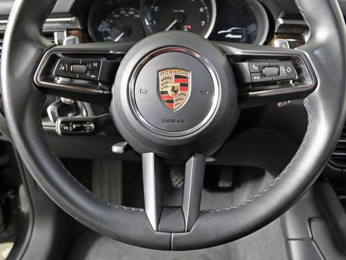 Used 2024 Porsche Macan image 22