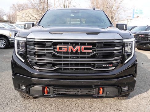 Used 2024 GMC Sierra 1500 AT4 w/ AT4 Premium Package image 5