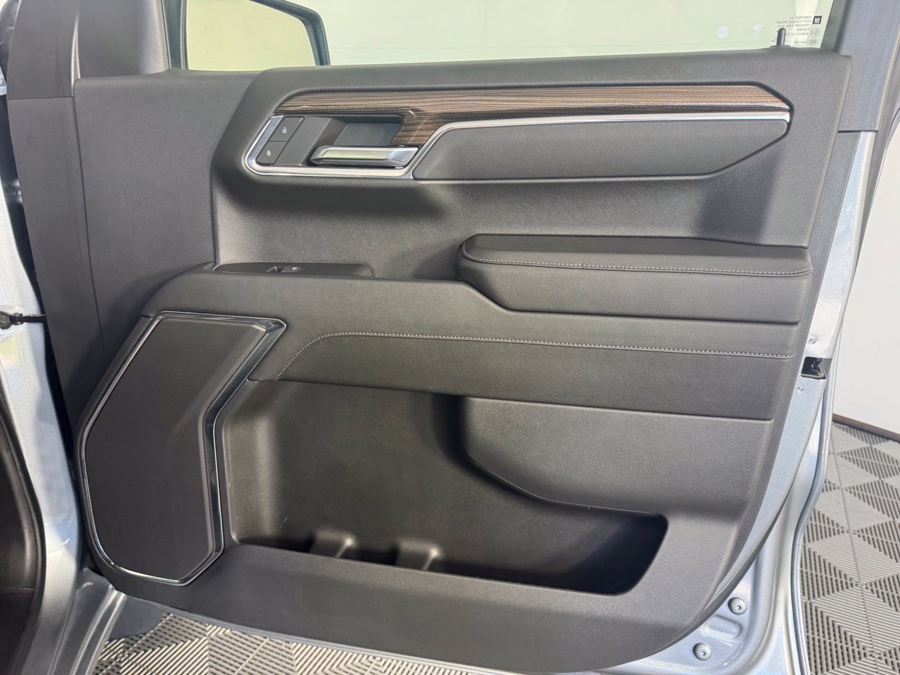 Used 2023 Chevrolet Silverado 1500 LT AWD/4WD image 33