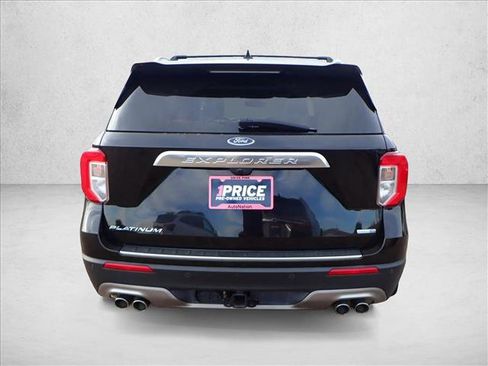 Used 2020 Ford Explorer Platinum w/ Premium Technology Package image 3