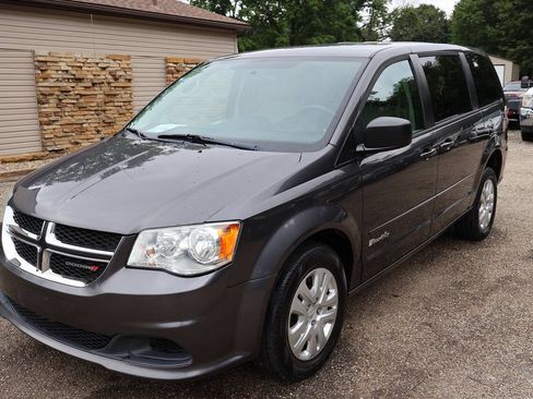 Used 2017 Dodge Grand Caravan SE w/ Power Window Group FWD image 9