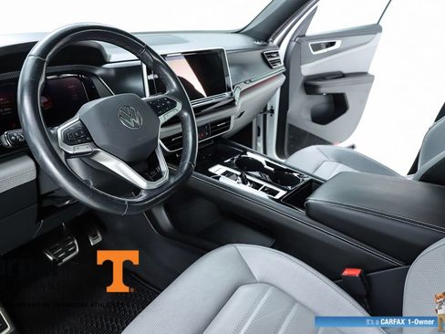 Used 2024 Volkswagen Atlas Cross Sport SEL R-Line AWD/4WD image 58