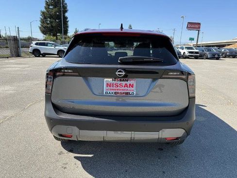 New 2026 Nissan Kicks SV w/ Interior Electronics Package FWD image 5