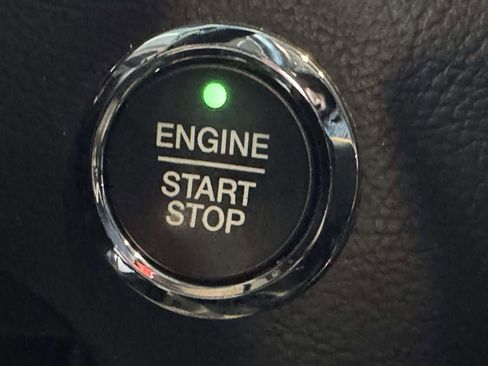 Used 2023 Ford Edge Titanium image 24