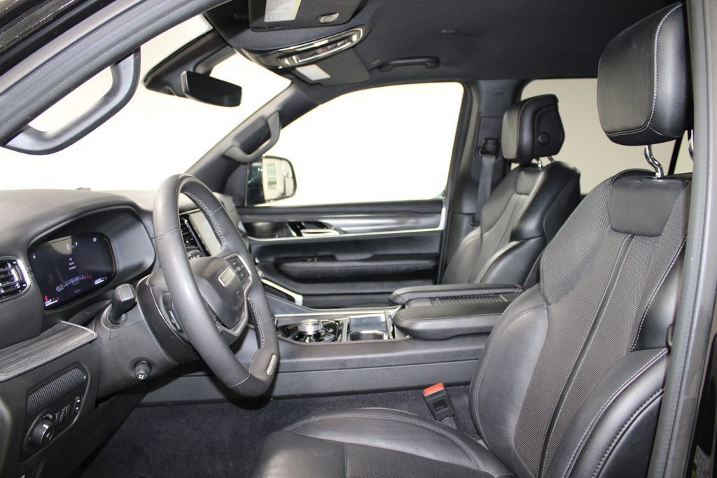 Used 2024 Jeep Wagoneer Series II w/ Flexible Seating Group AWD/4WD image 21