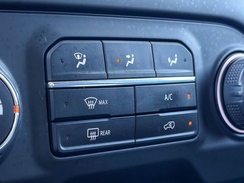 Used 2024 Chevrolet Silverado 1500 Custom w/ Turbomax Blackout Package AWD/4WD image 26