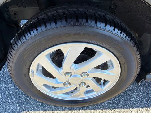 Used 2024 Mitsubishi Mirage LE image 17