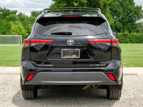 Used 2021 Toyota Highlander Limited AWD/4WD image 10