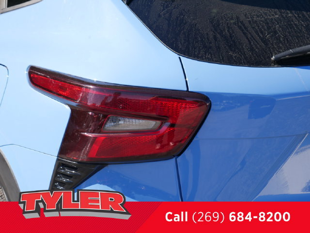 Used 2024 Chevrolet Trax RS w/ Sunroof Package FWD image 13