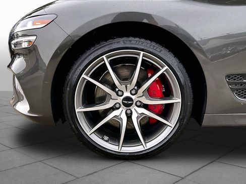 Used 2025 Genesis G70 2.5T RWD image 10