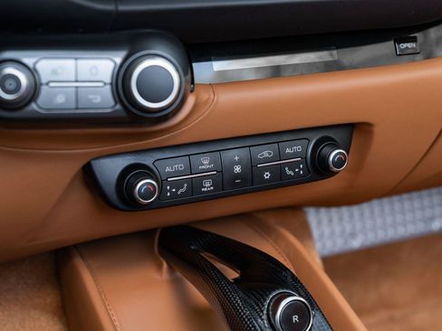 Used 2022 Ferrari 812 GTS RWD image 34