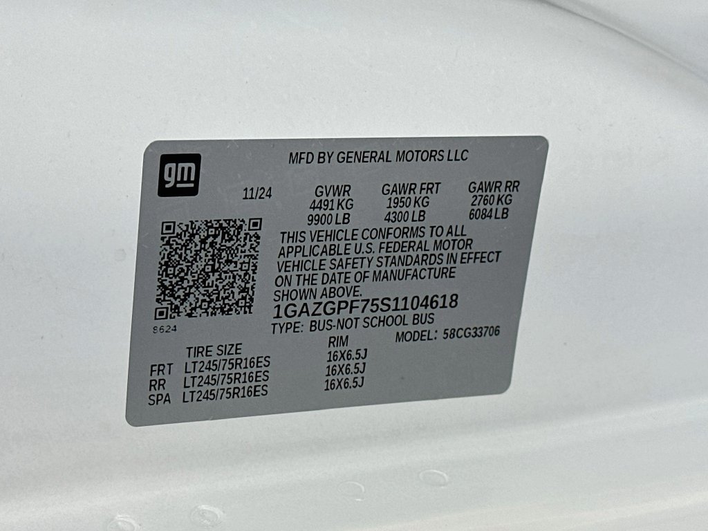 Used 2025 Chevrolet Express 3500 LT w/ LT Preferred Equipment Group RWD image 34