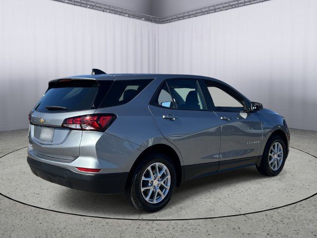 Used 2024 Chevrolet Equinox LS FWD image 9