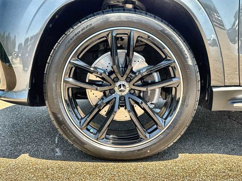 New 2026 Mercedes-Benz GLS 580 4MATIC image 14