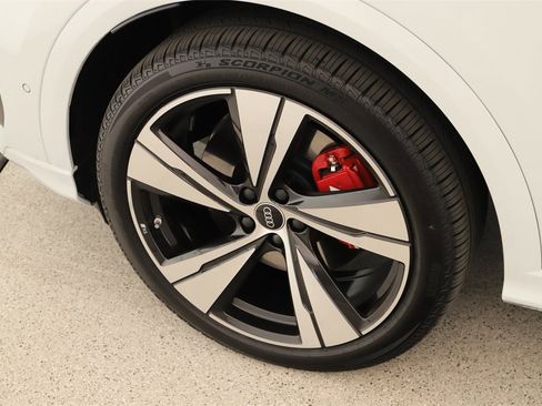 Certified 2025 Audi SQ5 Prestige image 32