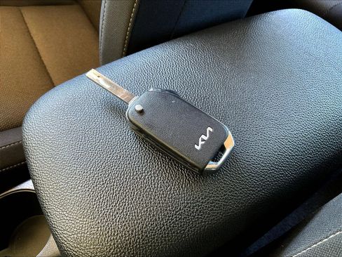 Used 2024 Kia Forte LXS w/ LXS Technology Package FWD image 31
