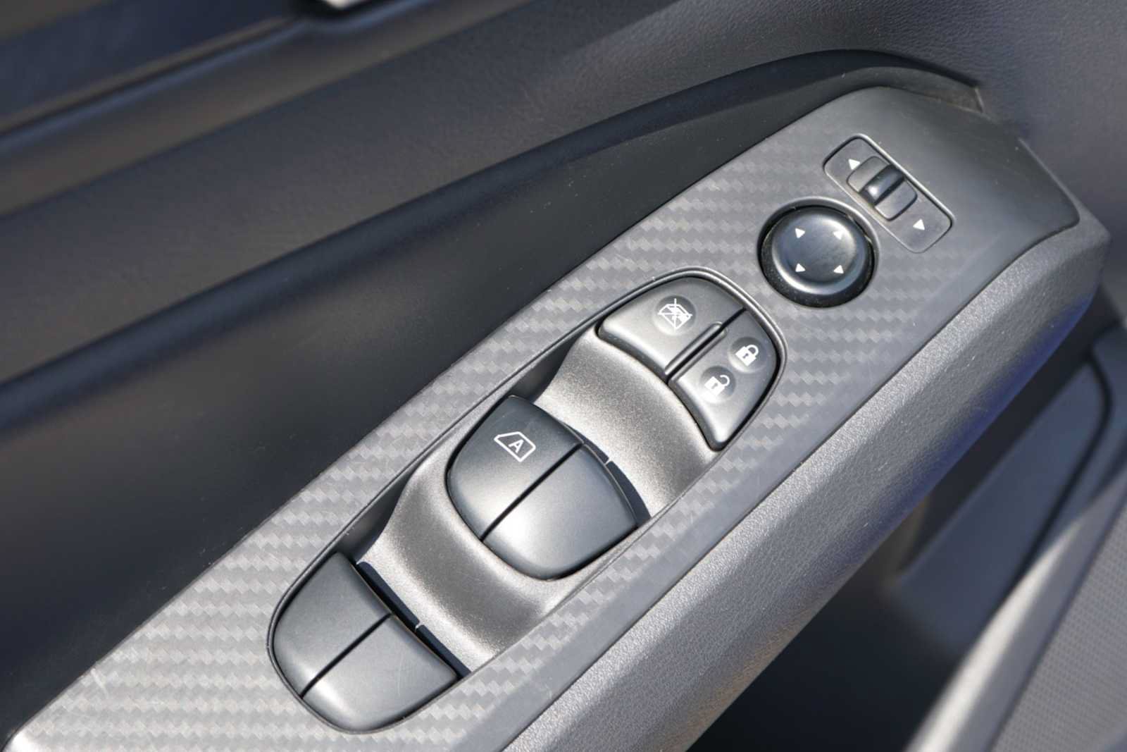 Used 2025 Nissan Altima 2.5 SV FWD image 16