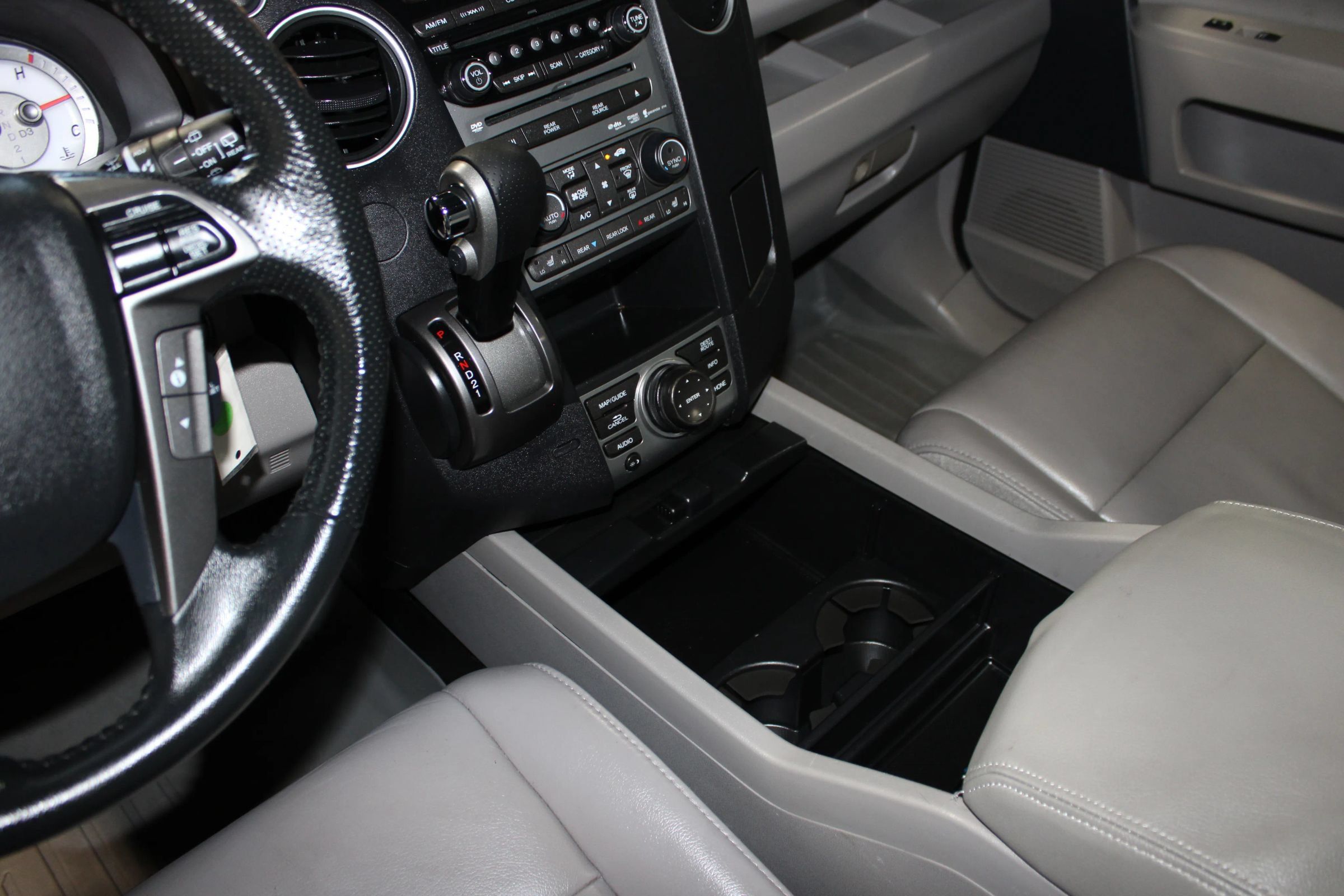 Used 2014 Honda Pilot Touring image 17