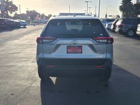 Used 2024 Toyota RAV4 XLE FWD image 8