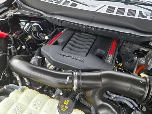 Used 2025 Ford F150 Raptor AWD/4WD image 36