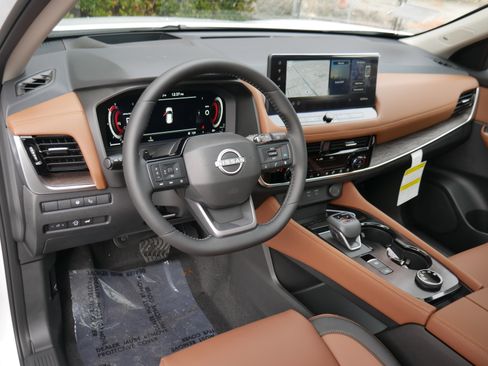 New 2026 Nissan Rogue Platinum w/ Platinum Premium Package image 4