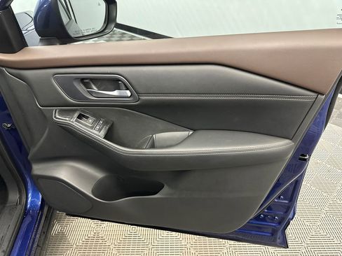 Used 2023 Nissan Rogue SV w/ SV Premium B Package image 15