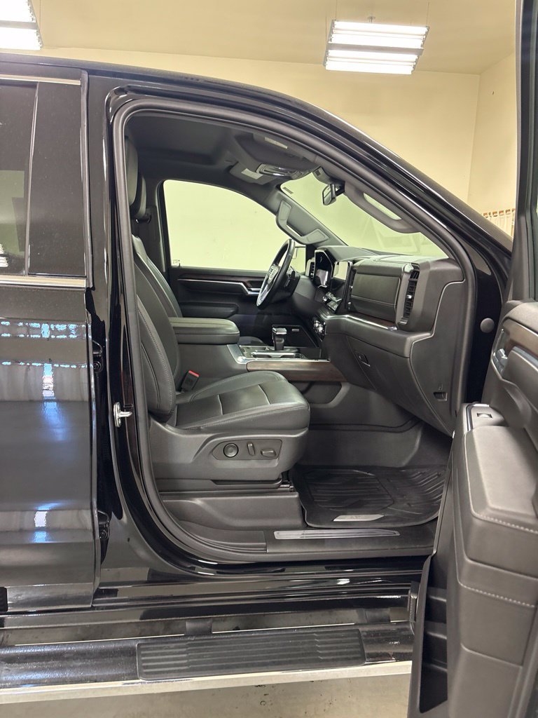 Used 2023 GMC Sierra 1500 SLT w/ SLT Premium Package AWD/4WD image 24