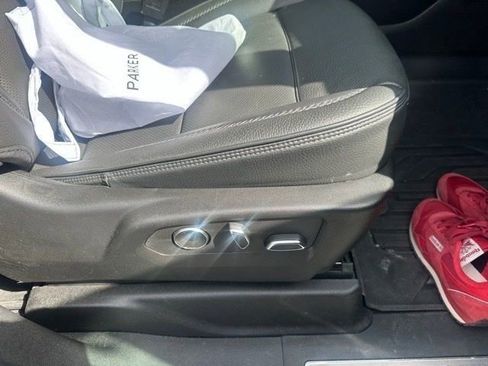 Used 2024 GMC Yukon Denali w/ Advanced Technology Package image 26